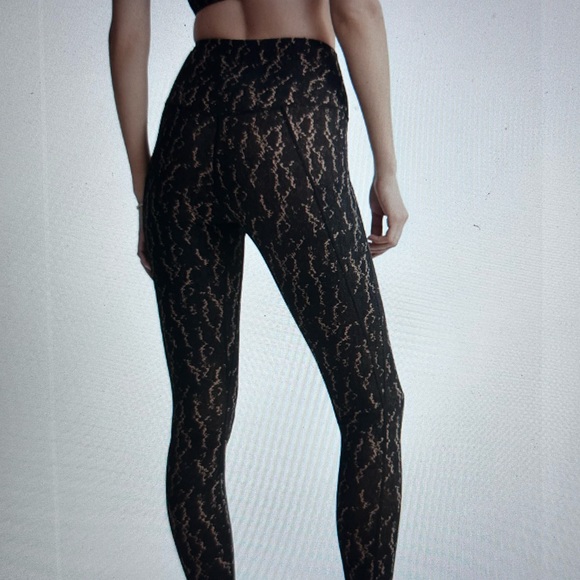 Varley High Waist Brown and Carmel Textured Leggings - Picture 2 of 14